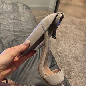 Steve Madden Beige Suede Sandals with Heel Size 5
